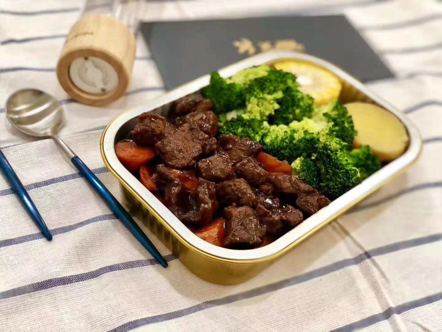 KHAY NHÔM THÍCH HỢP SỬ DỤNG CHO NHỮNG LOẠI THỰC PHẨM NÀO?